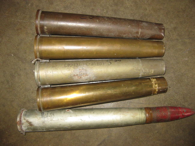 Hello, For Sale: 4 40MM Bofors shells with clip & 1 40 MM shell w...
