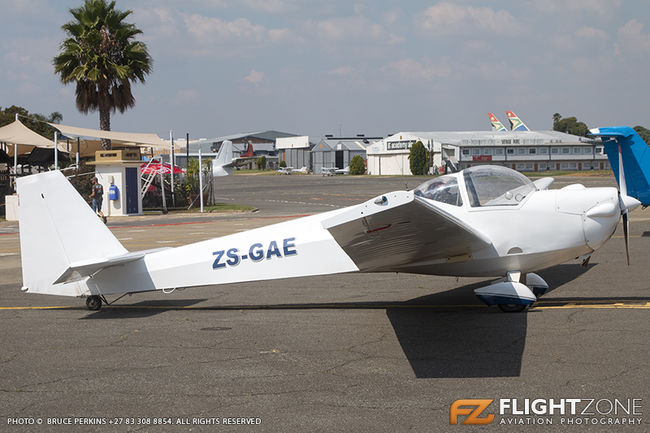Scheibe SF-25 Motor Falke ZS-GAE Rand Airport FAGM