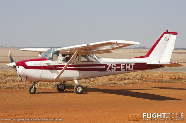 Cessna 172 Skyhawk ZS-EHJ Rhino Park Airfield