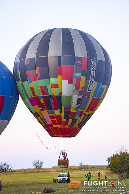Flamboyant AX7-70M Balloon ZS-HOL Bill Harrops Field
