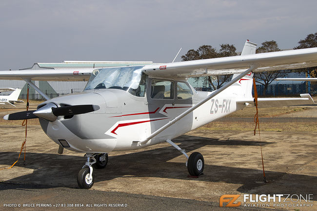 Cessna 172 Skyhawk ZS-FXX Grand Central Airport FAGC