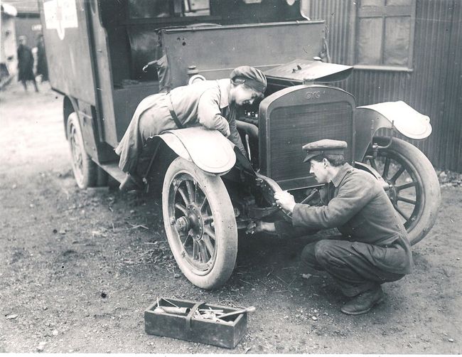 WW_1_GMC_Ambulance