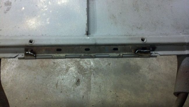 3/21/14 - Fixed hinge on hood