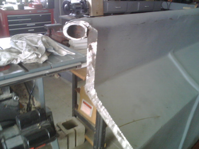 Lip on front of trailer left side