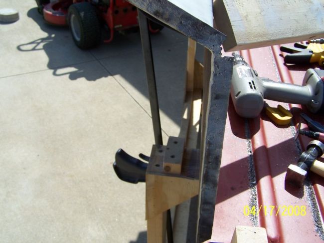 Flanges_that_rear_panel_spot_weld_to_3_