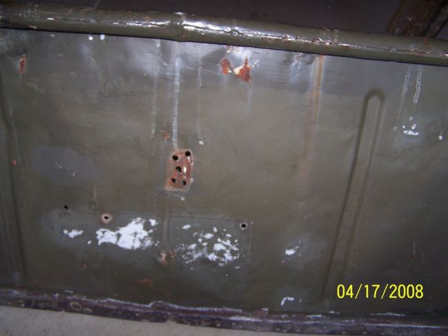 Installing_Rope_Hook_on_Rear_Panel_11_