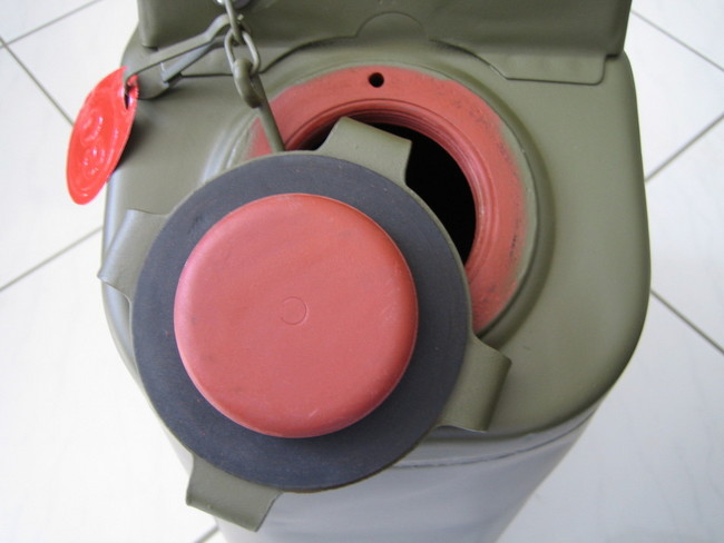 Fuel Can ICC-5 1943 seal after