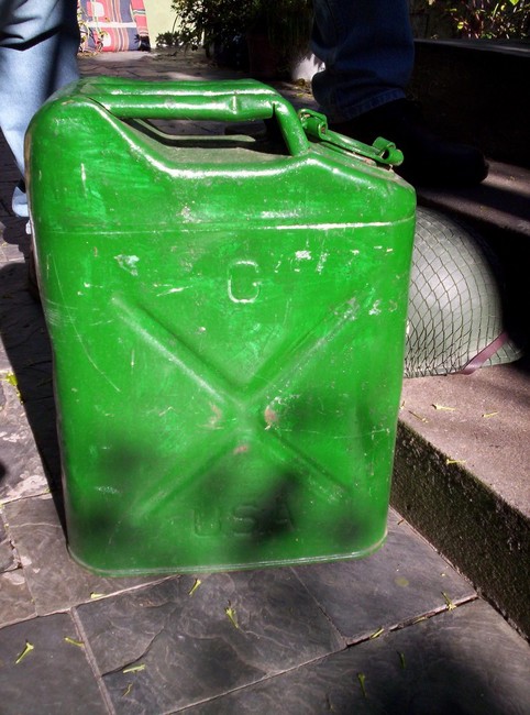 Jerrycan_002
