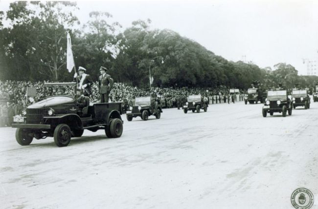 9-7-49_FAEREA_CAMION_BANDERA
