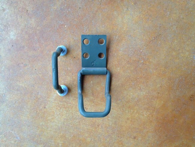 Axe_brackets_2
