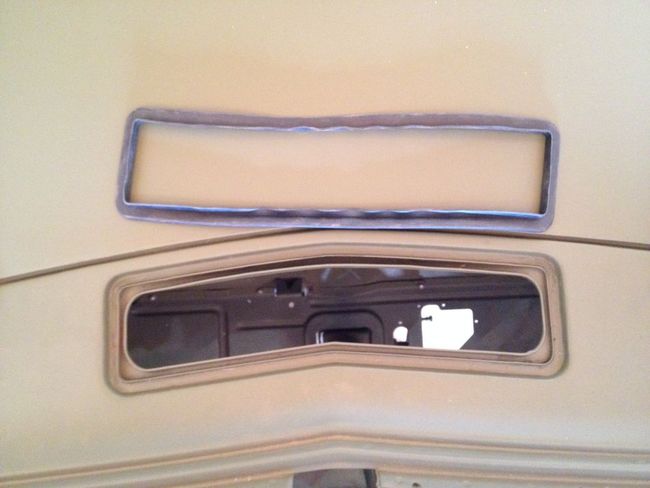 G506 Chevrolet Cowl Vent Rubber
