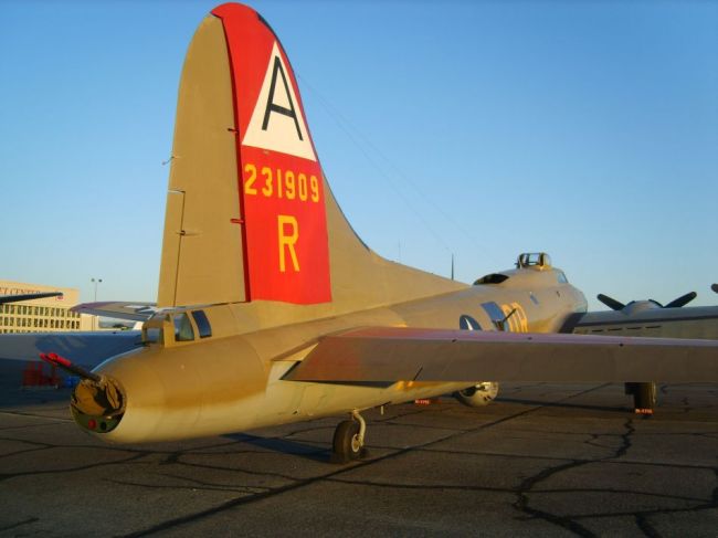 B-17_B-24_B-25_P51_016