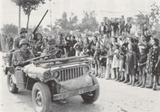 3X_3R_ao_t_1944_Sud_France