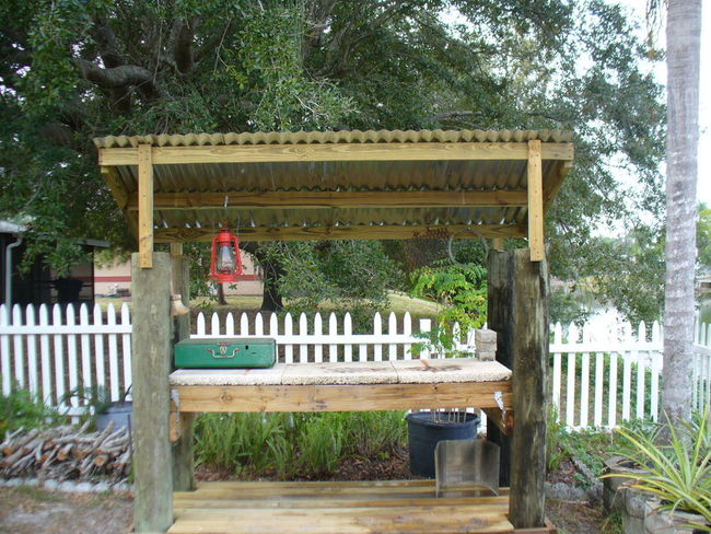 outdoor kitchen