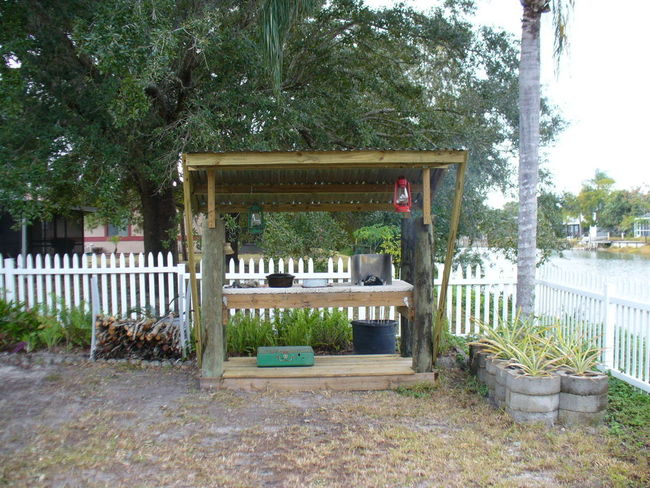 outdoor kitchen