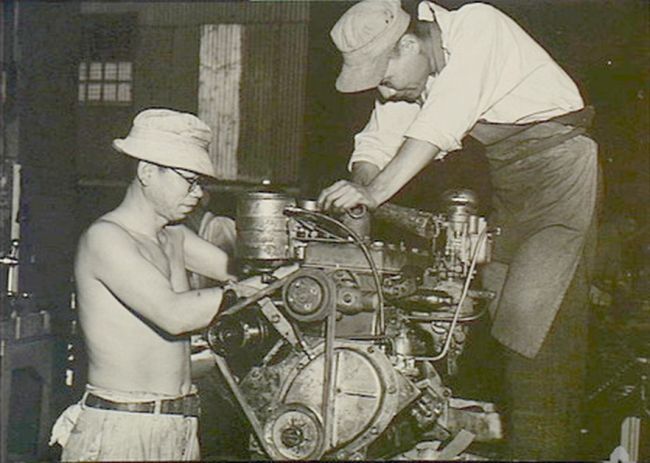 Aussie jeep rebuilding in Japan. 1953-09