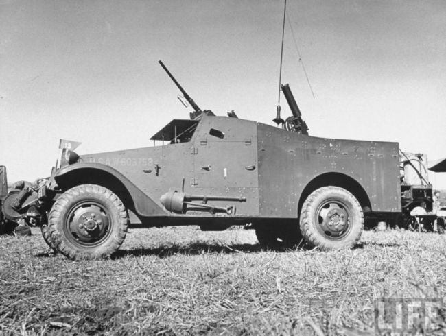 Armored scout car