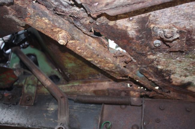 Driver_floor_under