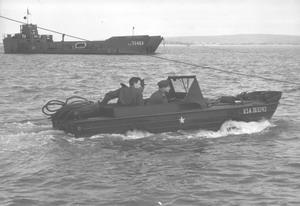 703243_b
