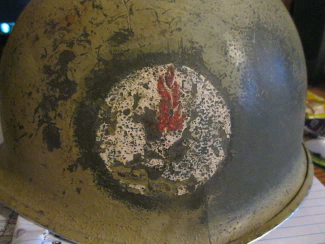 Helmet_with_white_background_and_flame_003
