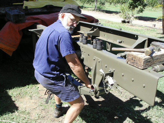 Lifting_front_spring_into_position1