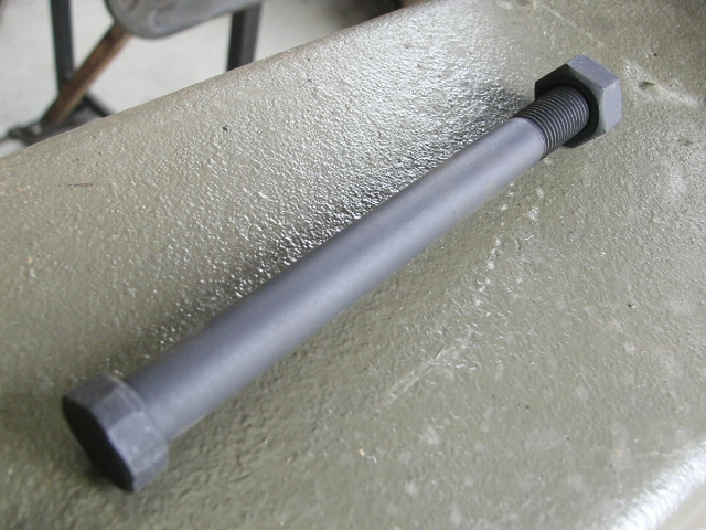 New_centre_bolt