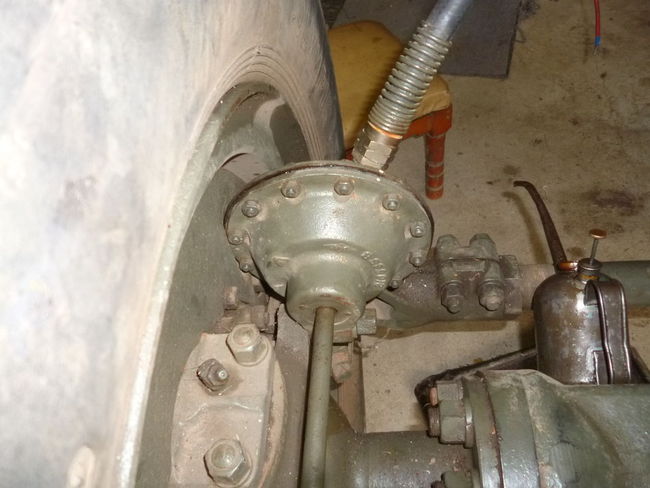 969_Front_brake_chamber_adjustment_a