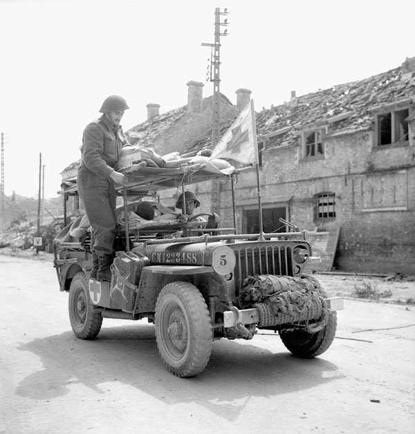 1944_france_ambulance