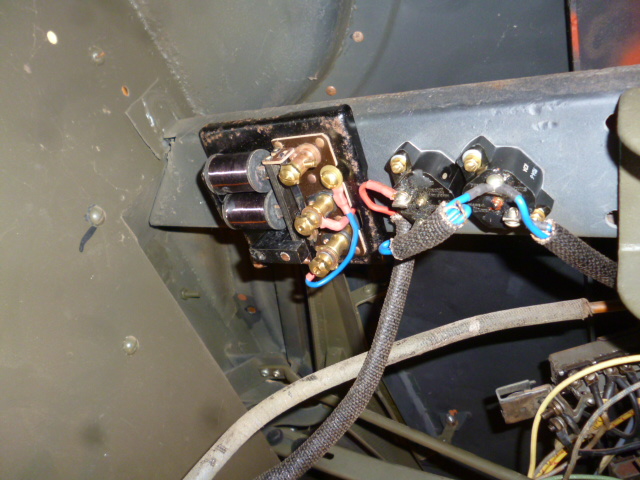 969_Under_dash_Circuit_Breakers_and_Buzzer_f