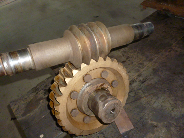 969_Winch_Worm_and_Wormwheel_engaged