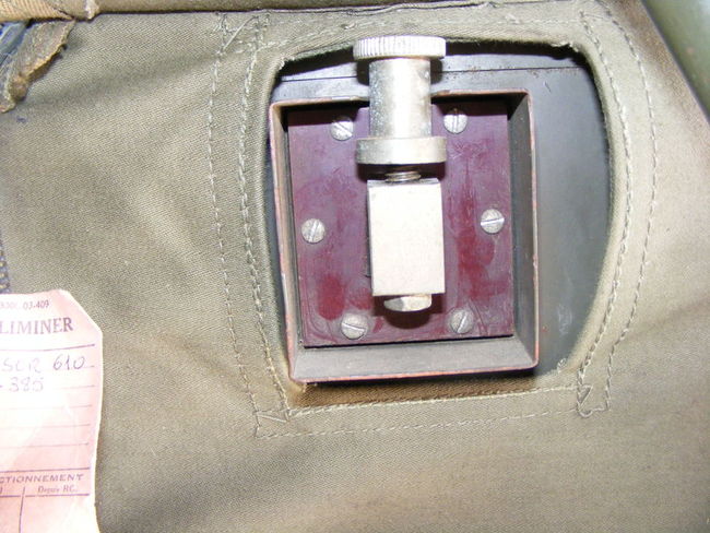 detail W-128 connector