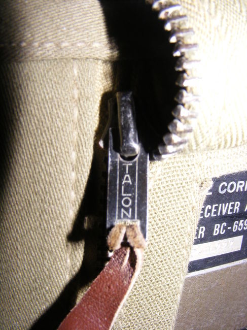 2nd Cover, zipper detail