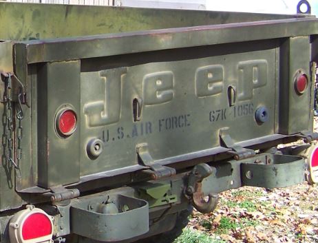 M715 tailgate