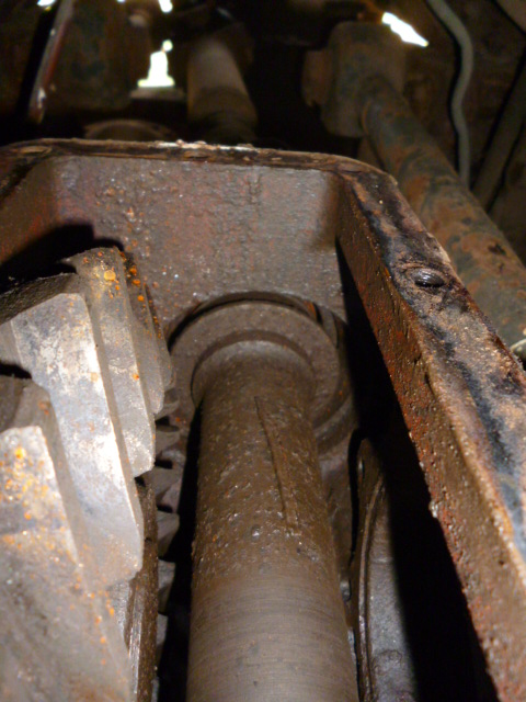 KW_Diff_repair_the_failed_bearing