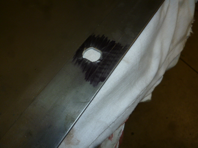 969_Battery_Box_door_lock_hole_b