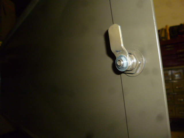 969_Battery_Box_latch_fitted_4_2016