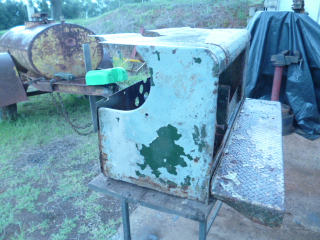 969_Battery_cover_ready_to_repair_b