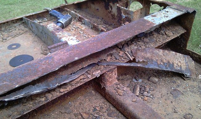 969_Wrecker_Tray_tool_box_rust_2