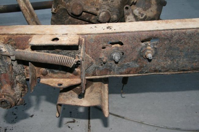 0108_Driver_Transmission_Crossmember_Area