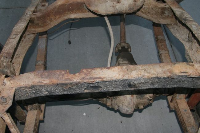 0114_Hole_in_Back_Crossmember