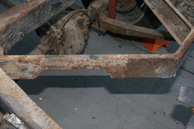 0115_Cutout_in_Pintle_V-Brace