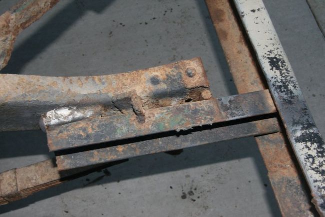 0116_Driver_Rear_Crossmember