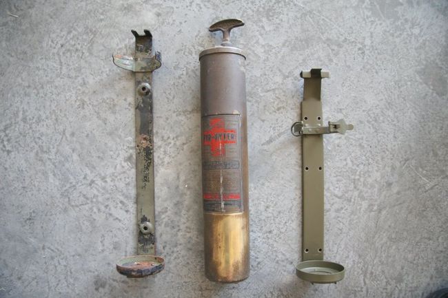 0060_Fyr-Fyter_FE_with_Brackets