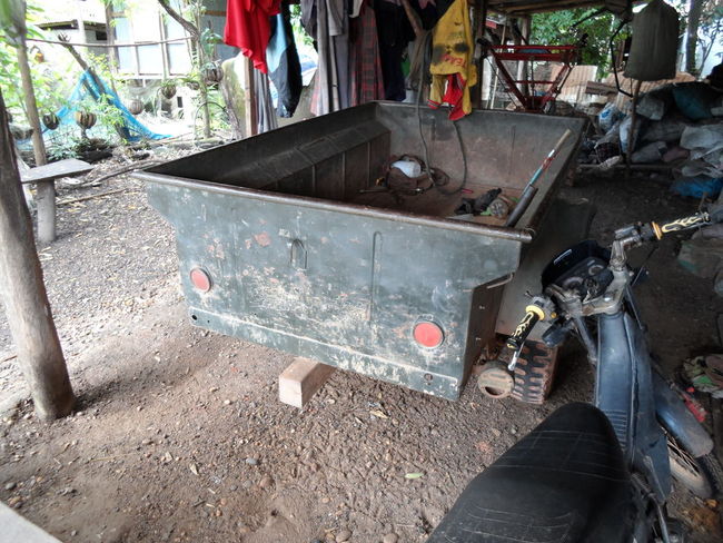 MBT Trailer - Rear View