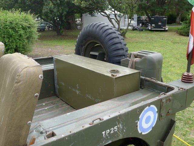 2762