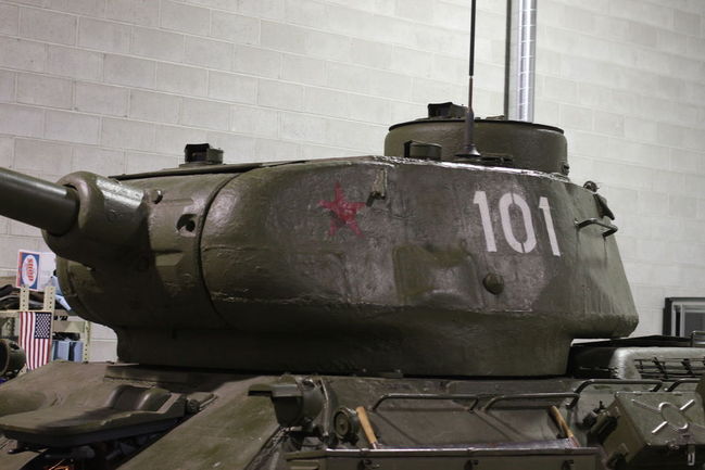 MVMEC T-34-85 - Gunner's side of turret