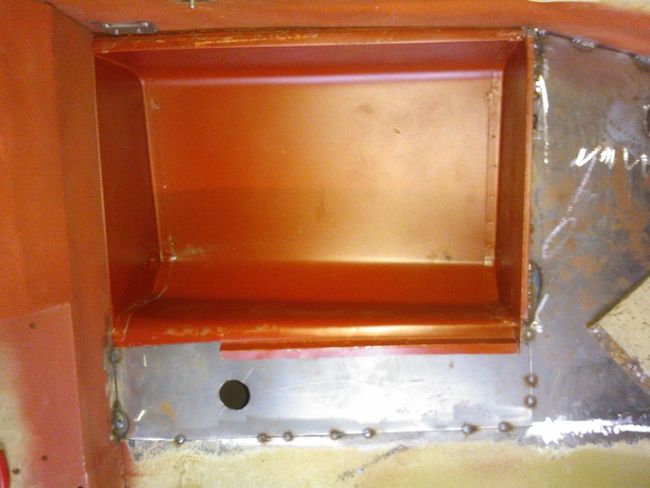 Fuel tank well