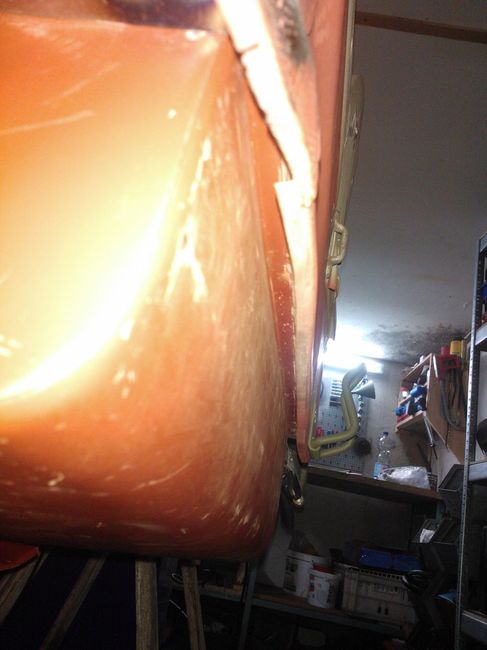 Fuel tank well
