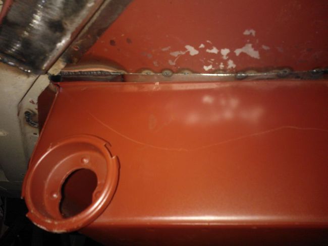 Fuel tank well