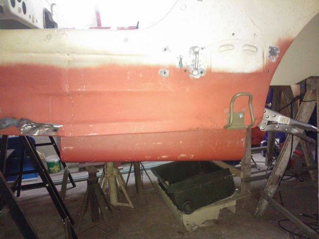 Fuel tank well